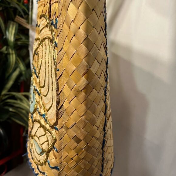 Beautifully Woven Handmade Bahamas Straw Bag - Picture 8 of 15